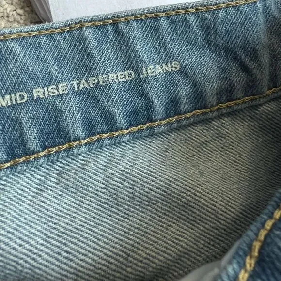 Boden Mid Rise Taper Jean size 30 light wash - Picture 5 of 9